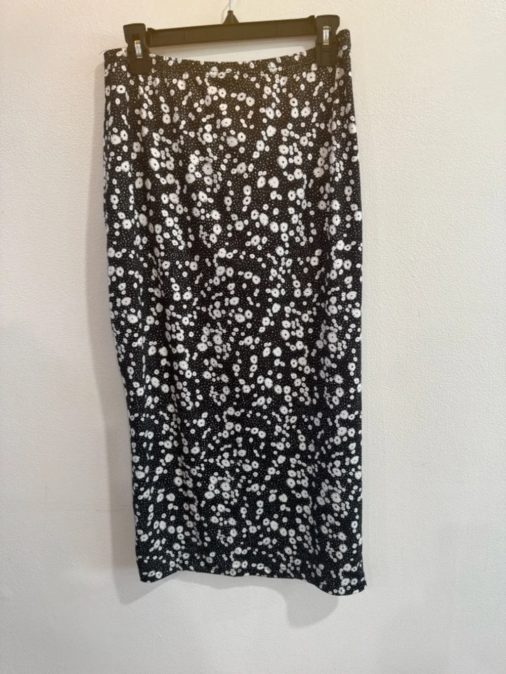 Shein Black and White Floral Midi Skirt size Large